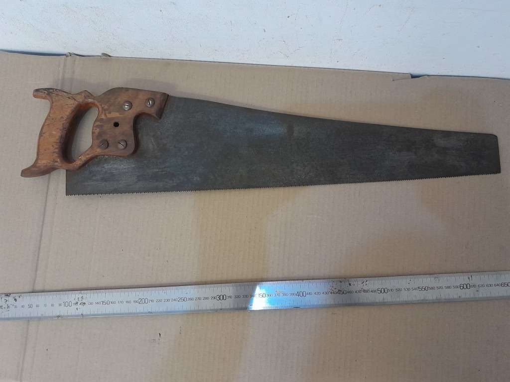 COLLECTABLE EC ATKINS & Co SAW - NAME ON HANDLE & SLIGHTLY VISIBLE ETCHING  - PLEASE SEE PICTURES &