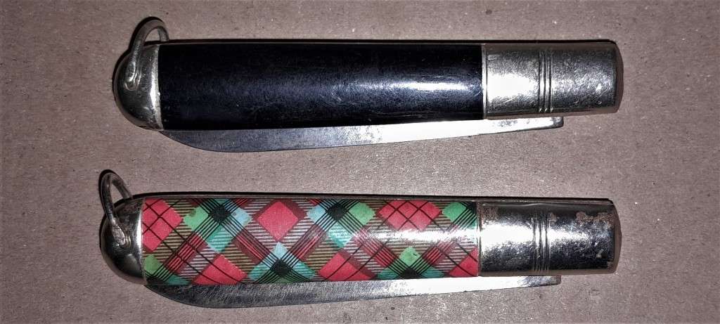 2 Richards England Pocket knives as per pictures
