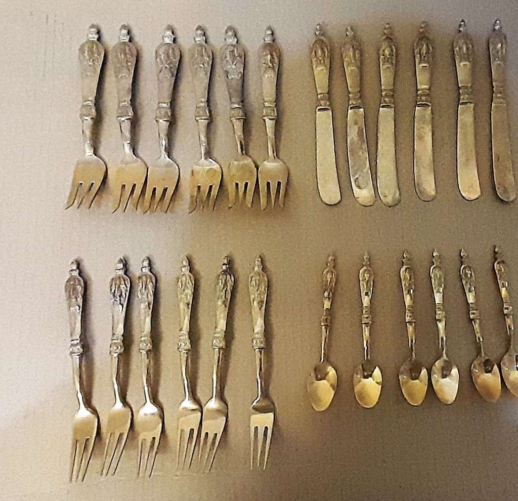 66 Piece Bronze Cutlery Set - Thai 3 Sided Elephant Head Emblem - Heavy 4.5kg total weight - REDUCED