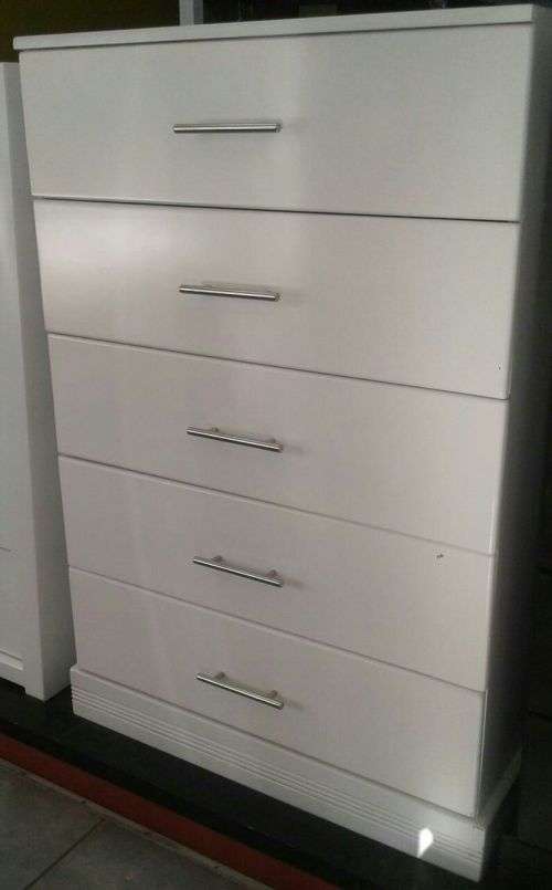 Chest of drawers