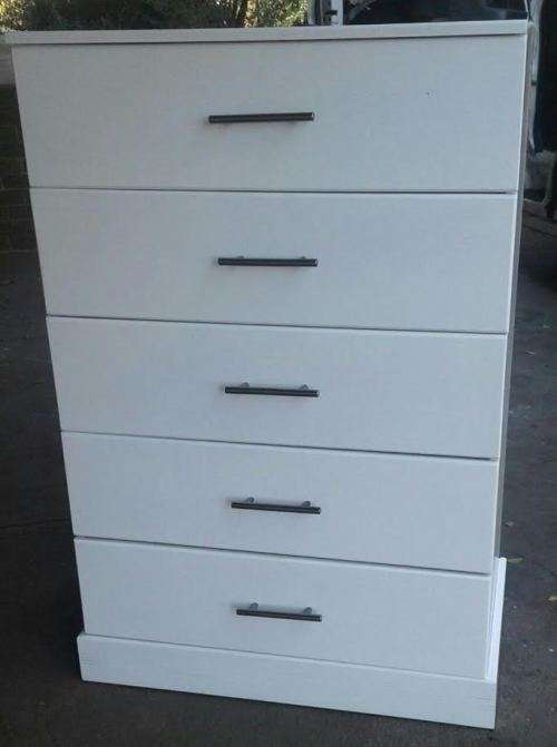 Chest of drawers
