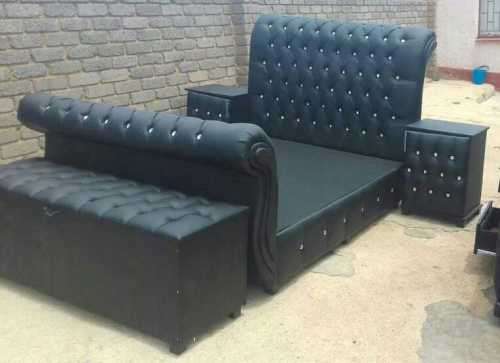 Sleigh Bed (Queen Size) with pedestals / Box