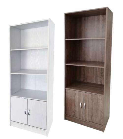 Bookcases / shelf units