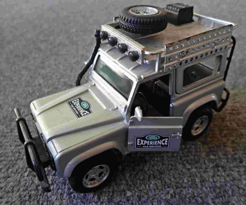 Diecast Landrover 1/32 scale