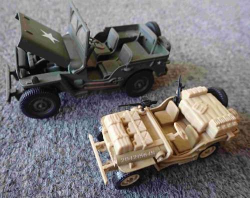 Diecast Jeep set of two - 1/32 green jeep & 1/43 solido desert jeep