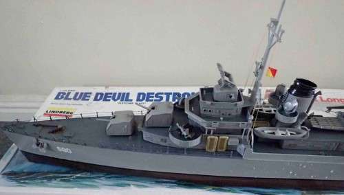 Lindberg 1/125 USS Fletcher large built model - 90cm long (for collection only)