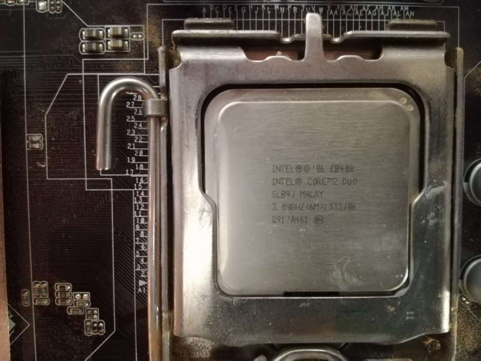 *FREE SHIPPING*  - Motherborad + Core2Duo + 4GB Ram + GPU