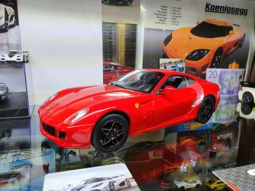 1/18 Hotwheels Ferrari 599 GTB