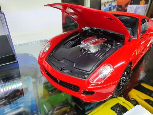 1/18 Hotwheels Ferrari 599 GTB