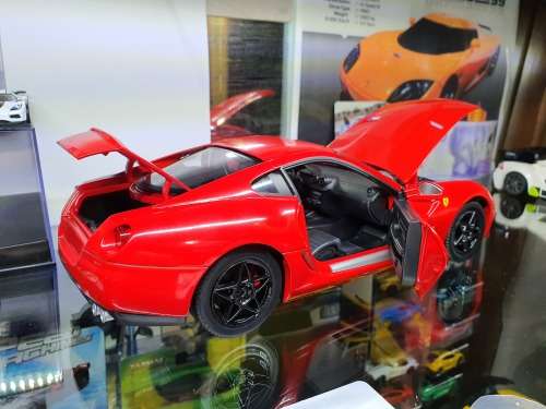 1/18 Hotwheels Ferrari 599 GTB
