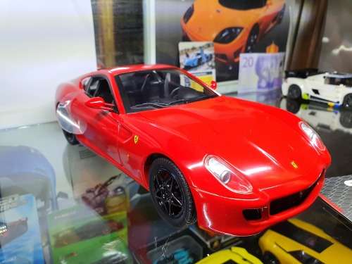 1/18 Hotwheels Ferrari 599 GTB