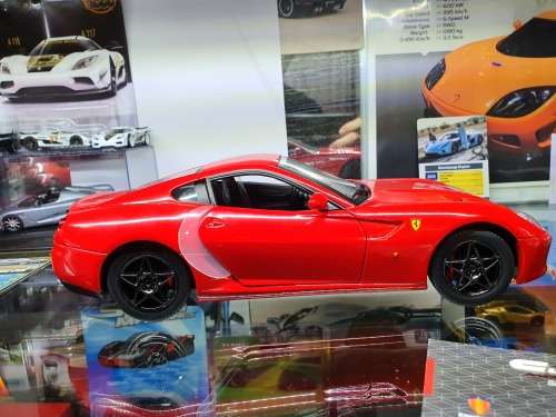 1/18 Hotwheels Ferrari 599 GTB