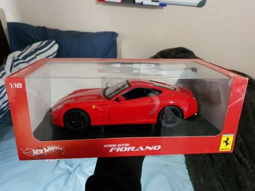 1/18 Hotwheels Ferrari 599 GTB