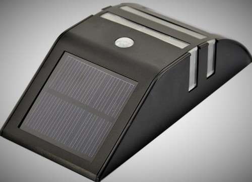 *ONLY 4 TO GO* EXCELLENT QUALITY STAINLESS STEEL SOLAR OUTDOOR WALL LIGHT (AWESOME & HASSLE FREE)
