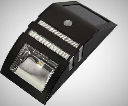 *ONLY 4 TO GO* EXCELLENT QUALITY STAINLESS STEEL SOLAR OUTDOOR WALL LIGHT (AWESOME & HASSLE FREE)