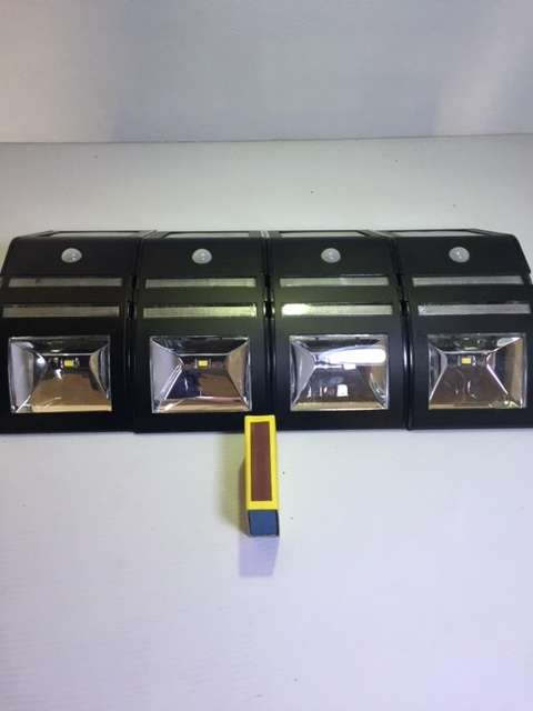 A QUALITY STAINLESS STEEL SOLAR OUTDOOR WALL LIGHT (AWESOME & HASSLE FREE)