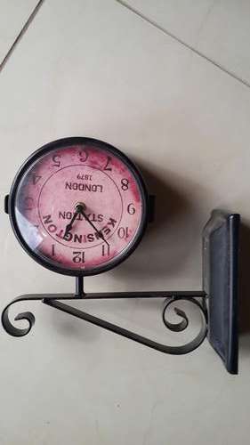 Antique-look wall feature clock