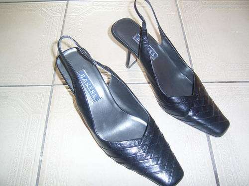 Ladies sling-back shoe - size 5