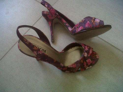 Zoom sandal - Size 5