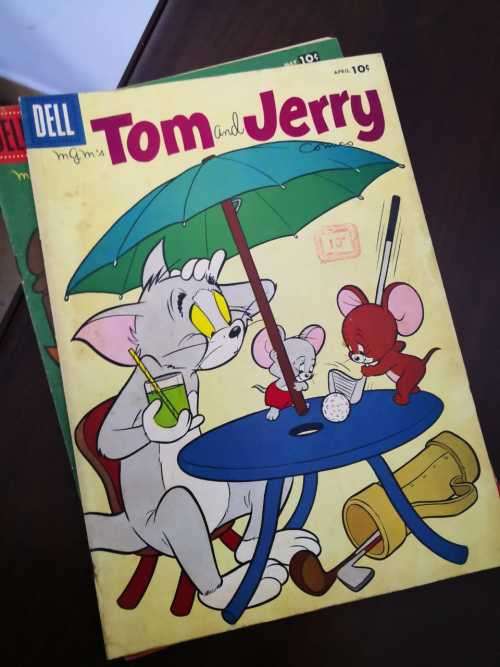 10 x Tom and Jerry Comic Books