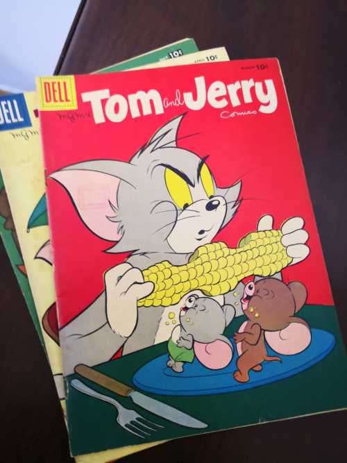 10 x Tom and Jerry Comic Books