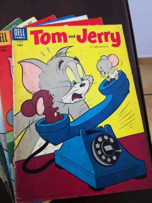 10 x Tom and Jerry Comic Books