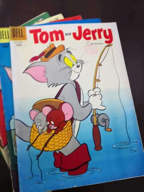 10 x Tom and Jerry Comic Books
