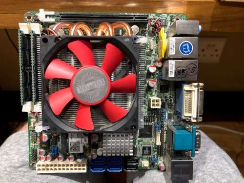 Small ITX board, I7 2600, 8gb ram no backplate working 100% Model on board - nf9e-q77