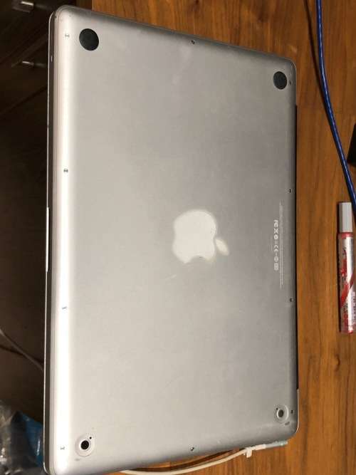 Macbook Pro Mid 2010, i7, 8gb Ram, Intel HD Graphics see photos please