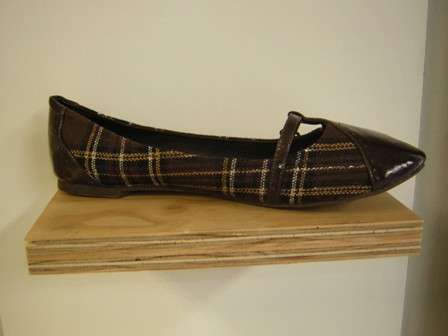 ZOOM PUMPS  - FW 0301209 CHOC TARTAN PUMPS - SIZE 7
