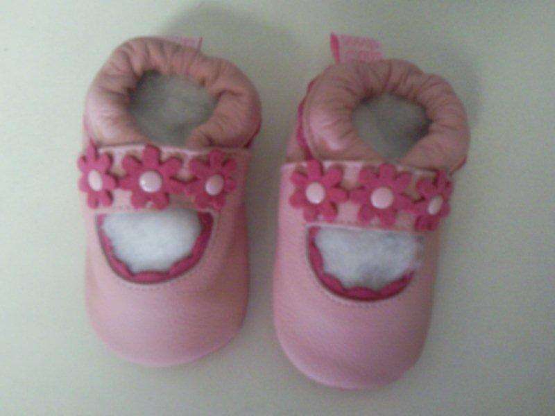 SHOO SHOOS FOR GIRLS -SOFT LEATHER SOLES - PINK WITH DAISY DESIGN
