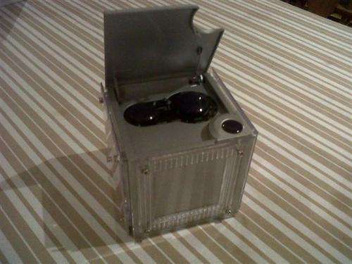 RADIO WITH PHOTO HOLDERS