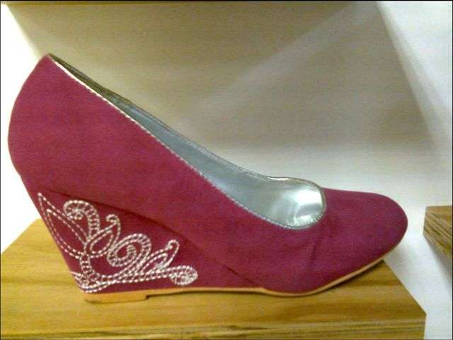 STYLISH PINK COURT WEDGE HEEL -  LUW1010112JJ SIZE 4