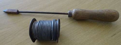 SOLDERING IRON AND WIRE / SOLDEERBOUT EN DRAAD KOMBO (TOOLS / GEREEDSKAP)