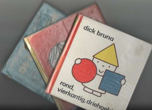 DRIE HARDEBANDBOEKIES VIR KLEINTJIES (DICK BRUNA)
