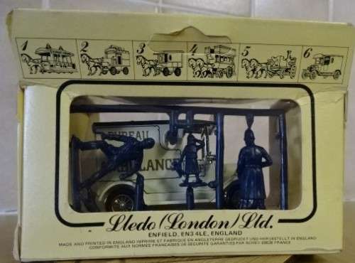MODELS OF DAYS GONE BY LLEDO(1983 LLEDO LONDON) - DIECAST FIRE AMBULANCE