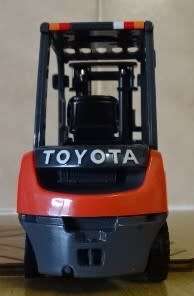 TOYOTA FORKLIFT COLLECTORS MODEL- SCALE 1/23 (NOT A TOY)