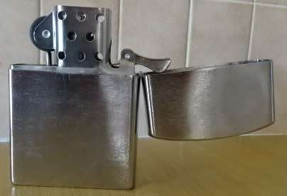 STAINLESS STEEL OVERSIZE `ZIPPO` TYPE LIGHTER (16,5 CM X 10,5 CM)