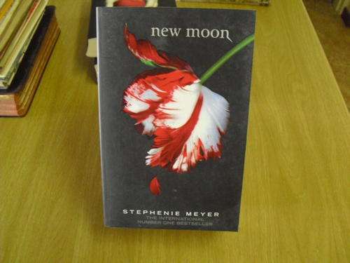 New mooon - Stephenie Meyer