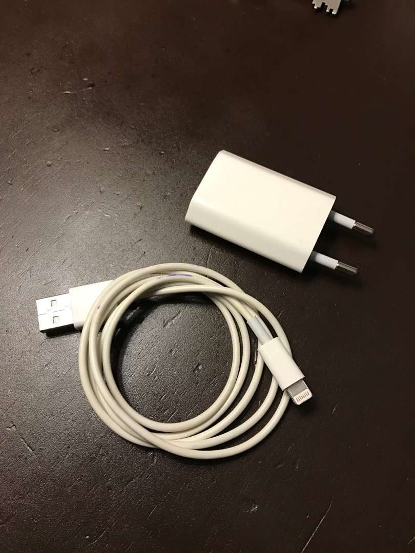 iPhone 6+ 16gb GOLD - PERFECT CONDITION