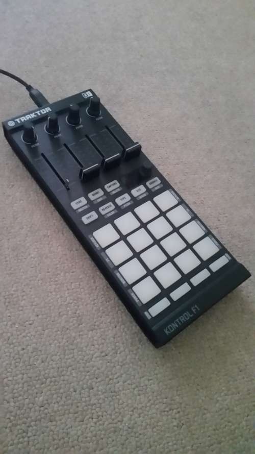 Traktor F1 Remix Controller for DJ's