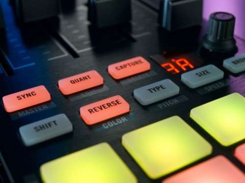 Traktor F1 Remix Controller for DJ's