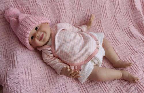 Collectors Vinyl Bonnie Chyle Doll - pink hat