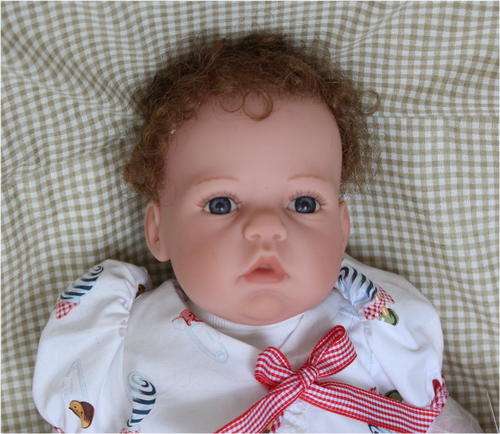 Collectors Vinyl Doll- Lee Middleton Baby Molly