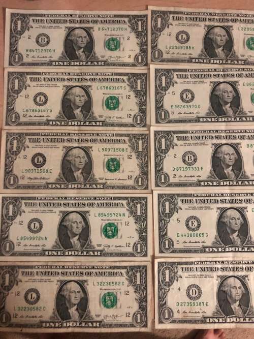 USA, one dollar bills x10 crazy R1 start