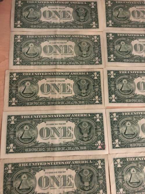 USA, one dollar bills x10 crazy R1 start