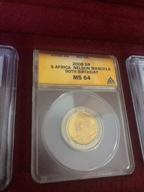 Graded R5 set for in fancy wooden box..3 different Mandela R5 s