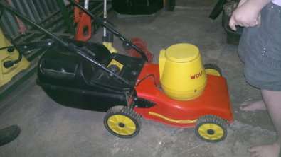 Wolf Garden 2200W Electric Lawnmower (+ Free Ryobi Elect Hedge Trimmer)