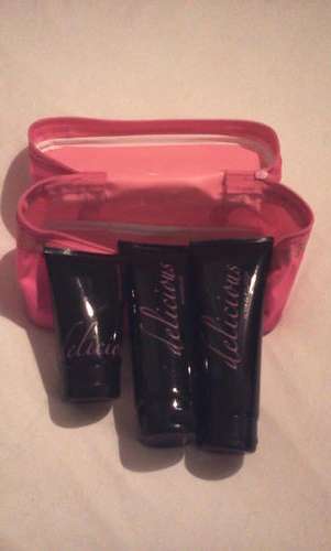 CRAZY R1 AUCTION!! DELICIOUS SHOWER GEL & CREAM SET WITH BAG!!