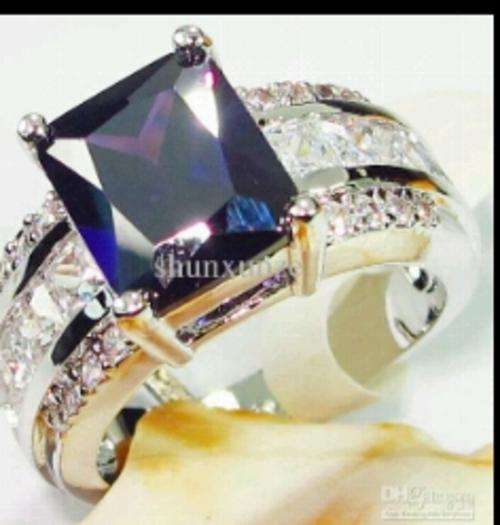 Trendy Dark Amethyst ring